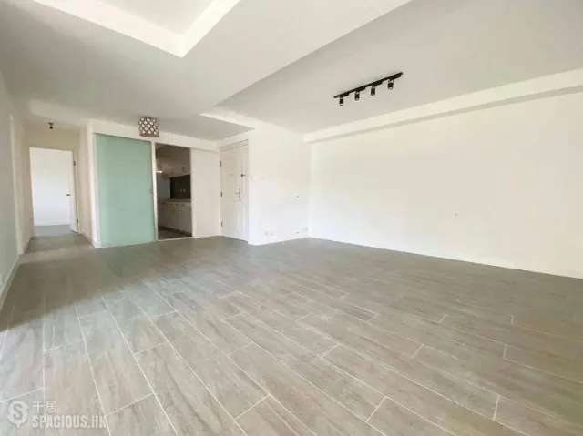 BEACH POINTE – 4