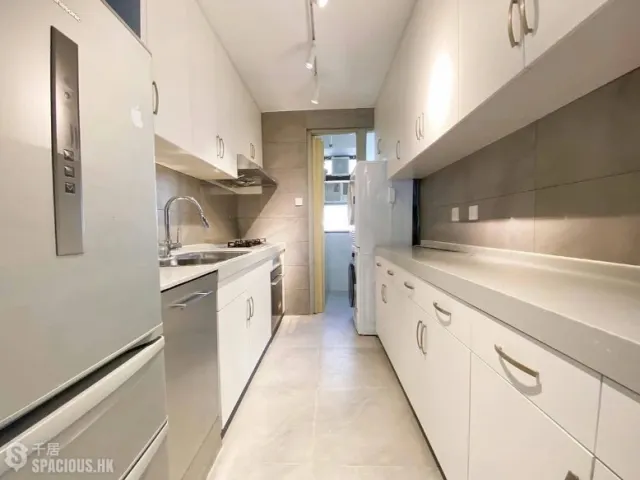 BEACH POINTE – 5