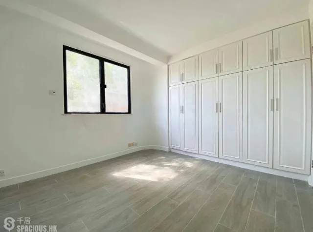 BEACH POINTE – 8