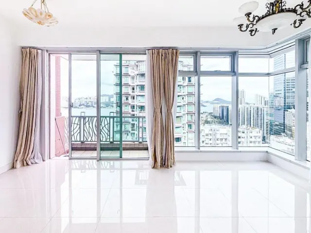 Casa 880 – Modern Living at 880 King’s Road – 13