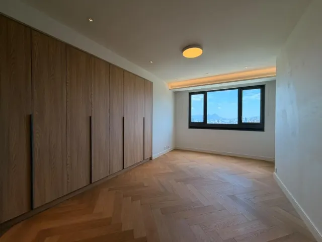 RACEVIEW MANSIONS – 12