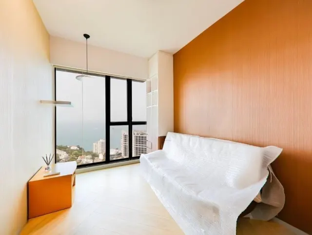 ROYALTON – 3