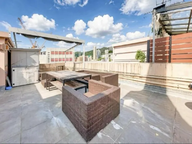 FULL VIEW COURT