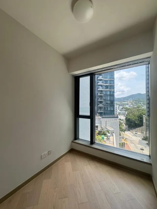 SOUTHLAND – 7