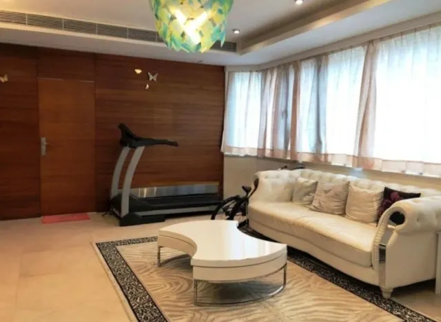 REPULSE BAY HEIGHTS – 14