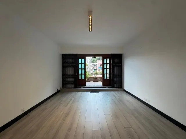 Briar Avenue – 3