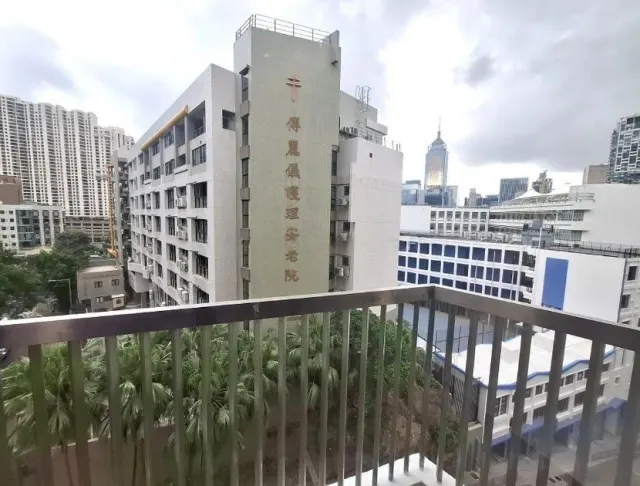 BEVERLY COURT – 3