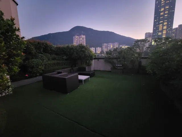 EIGHT KWAI FONG – 3