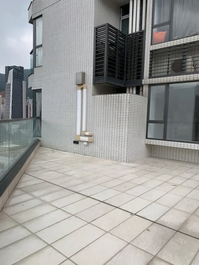 THE OAKHILL + TERRACE