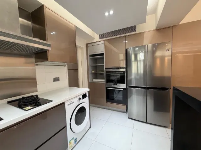 ROBINSON PLACE – 9