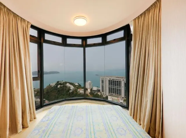 ROYALTON – 11