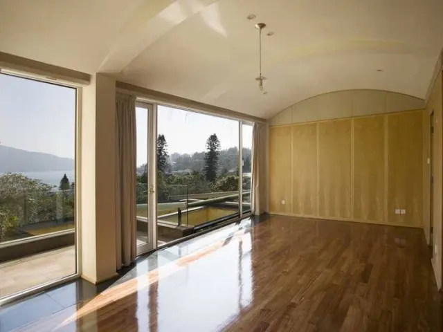 CARMELIA – 8
