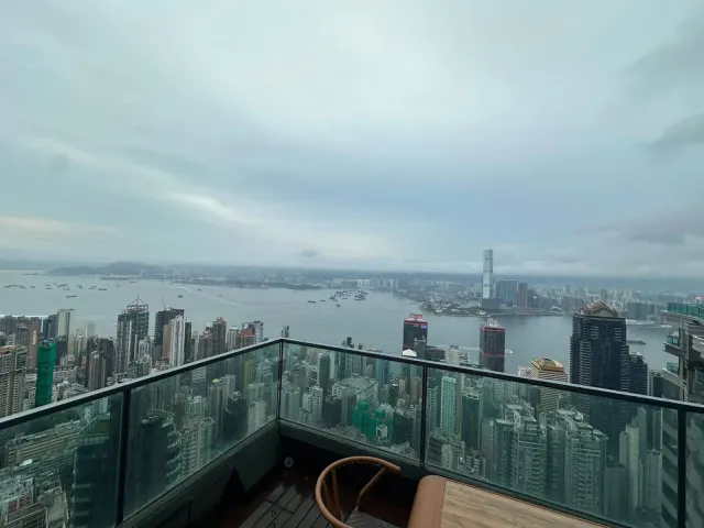 AZURA 蔚然 – 7