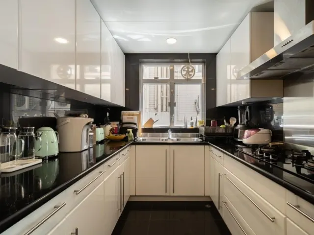 Grosse Pointe Villa – 10