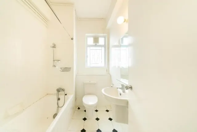 MIDDLETON TOWERS 明德村 – 2