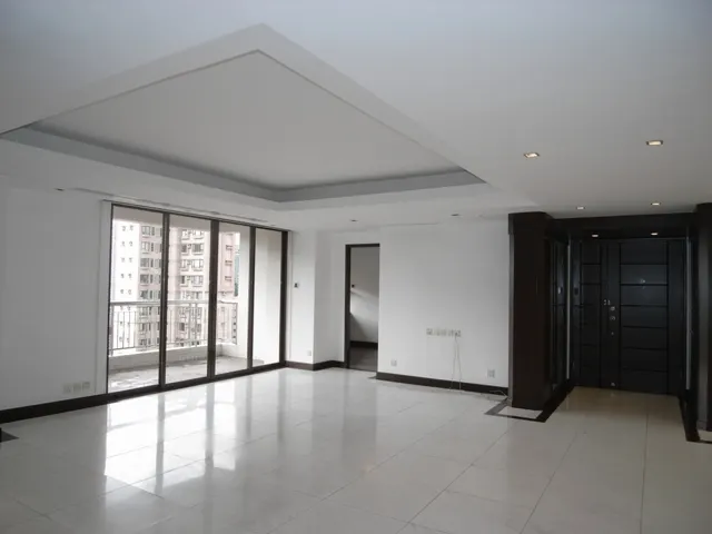 TRAFALGAR COURT 大寶閣 – 2
