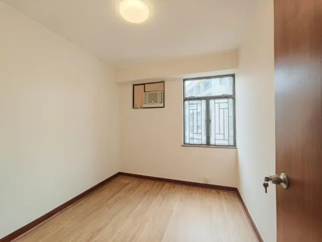 BEVERLY COURT – 8