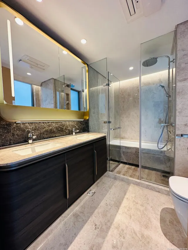 LA MARINA – 5