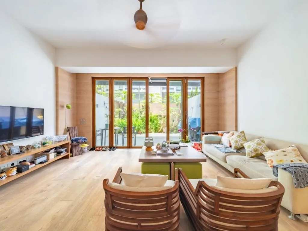 Bisney View 碧荔景 – 1
