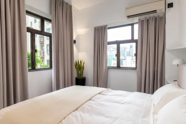 147 CAINE ROAD – 6