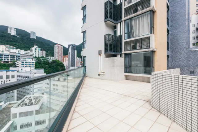 THE OAKHILL + TERRACE – 7