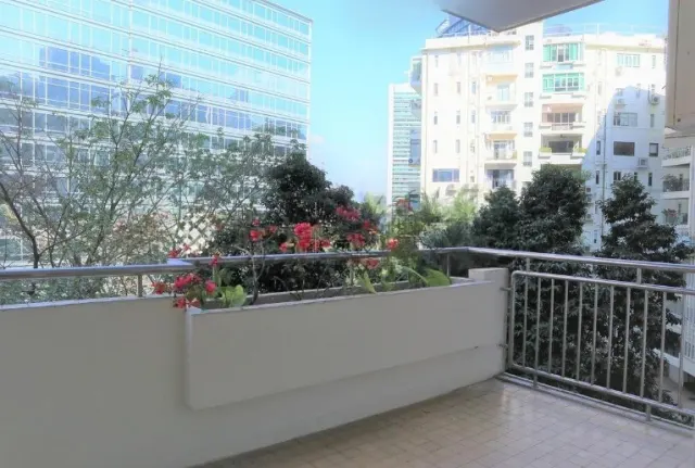 Catalina Mansions 嘉年大廈