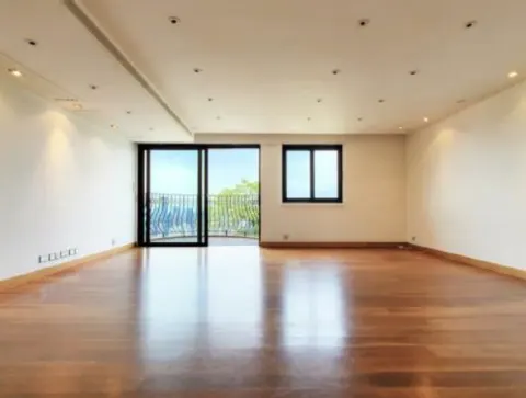 VICTORIA HEIGHTS – 10
