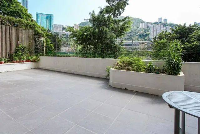 LINDEN COURT 年達閣 – 1