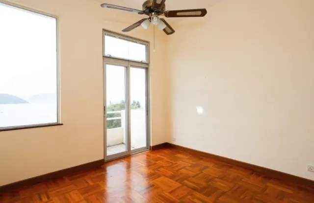 REDHILL PENINSULA-CEDAR DRIVE – 4