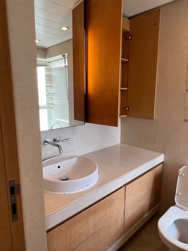 ISLAND LODGE – 9