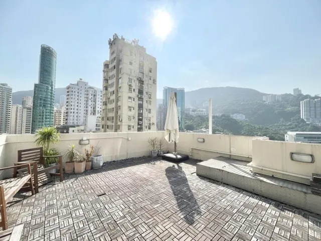 THE VENTRIS PENTHOUSE
