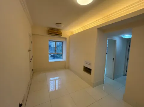 Woodlands Court