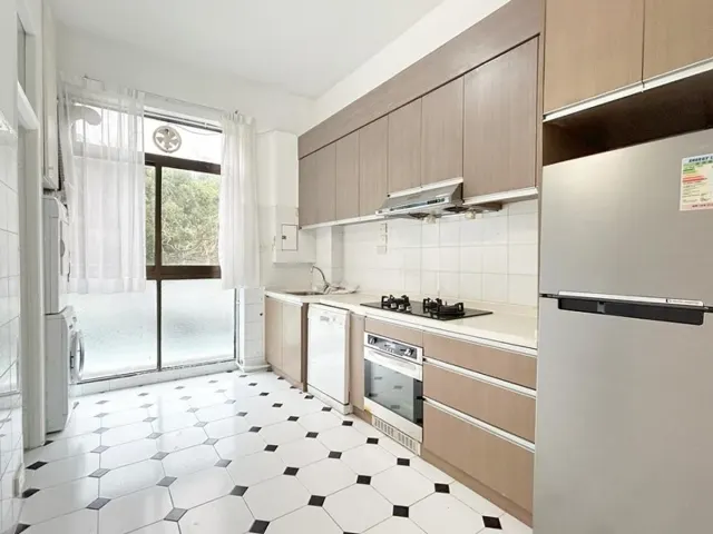 GORDON TERRACE – 16
