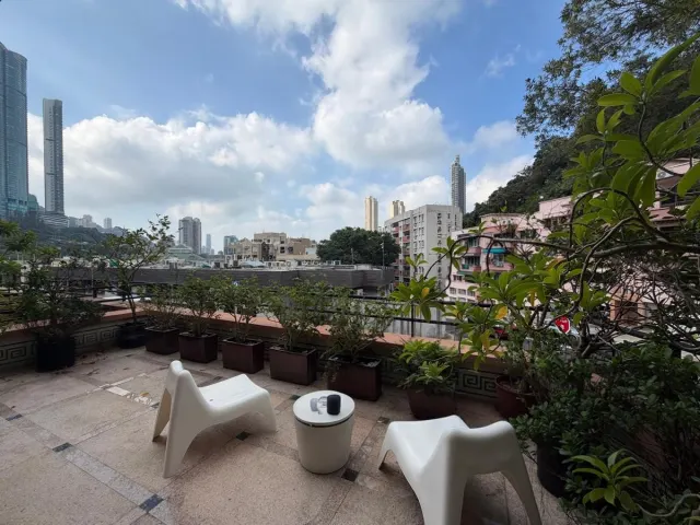 Briar Avenue – 8