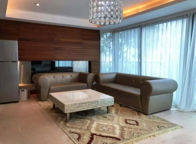 REPULSE BAY HEIGHTS – 12