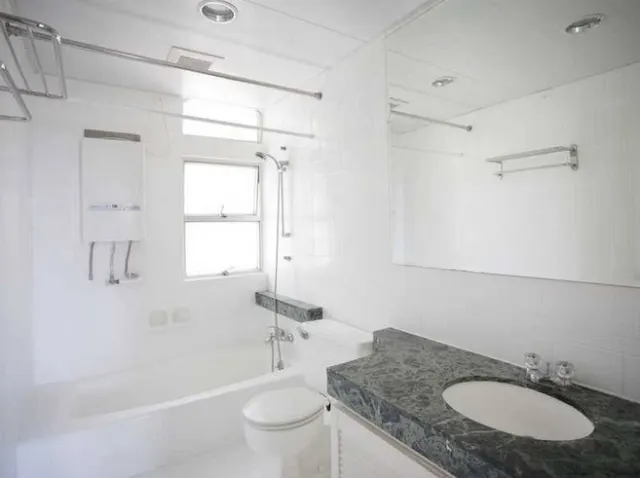 24-24A Repulse Bay Road – 10