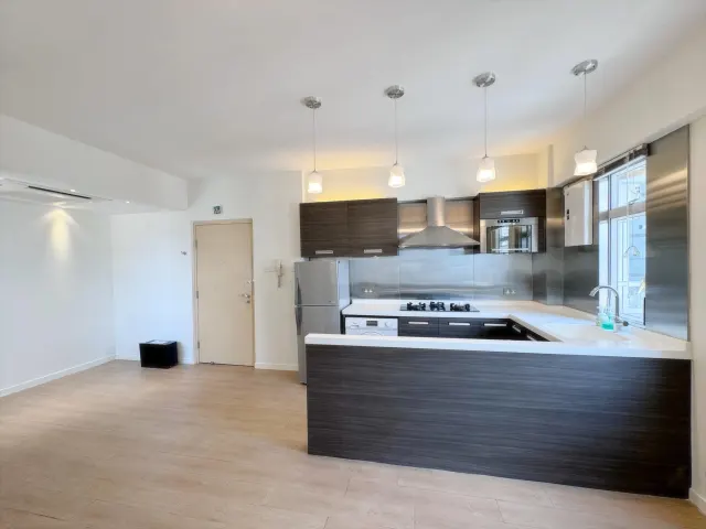 GOLDEN PHOENIX COURT – 4