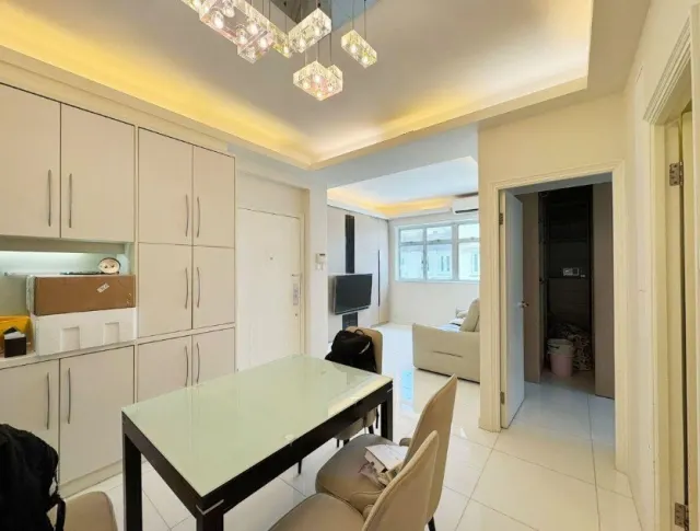 SUNLIGHT COURT