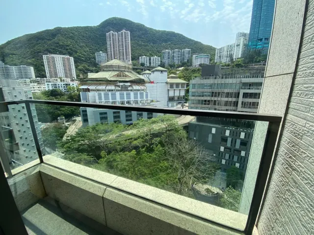 EIGHT KWAI FONG