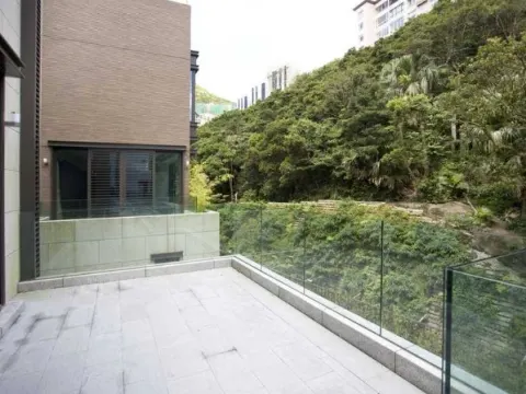 7 – 15 Mount Kellett Road, THE PEAK