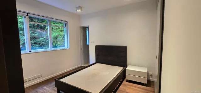 LEON COURT – 10