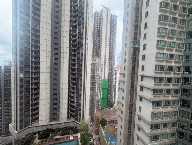 ROBINSON PLACE – 13