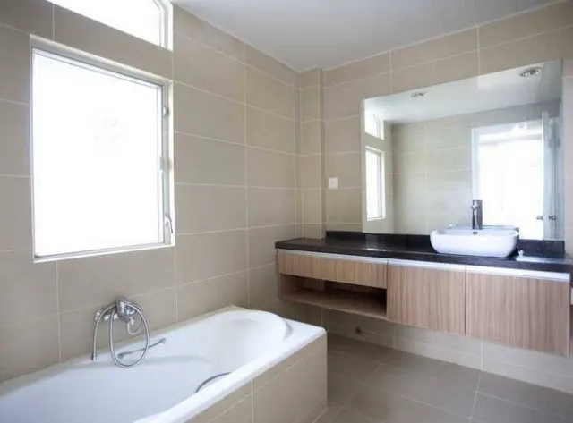 24-24A Repulse Bay Road – 3
