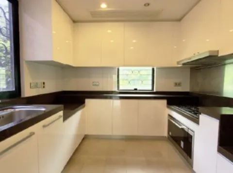 VICTORIA HEIGHTS – 11