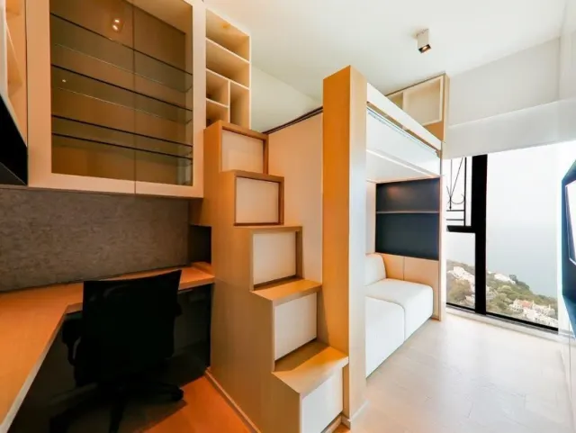 ROYALTON – 4