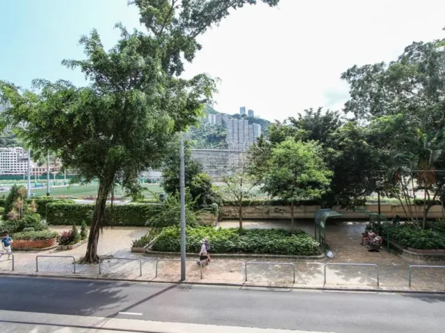 LINDEN COURT 年達閣 – 2