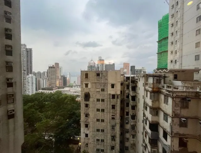 PARKWAY COURT 寶威閣 – 3