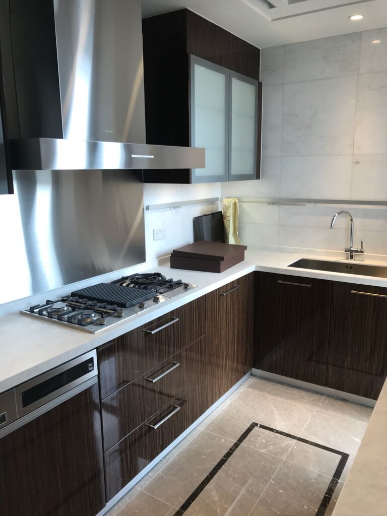 KENSINGTON HILL – 8