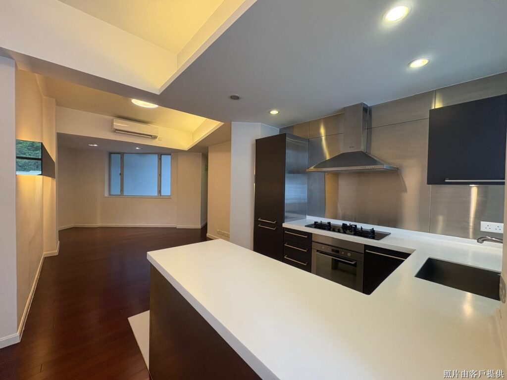 EMPIRE COURT – 4