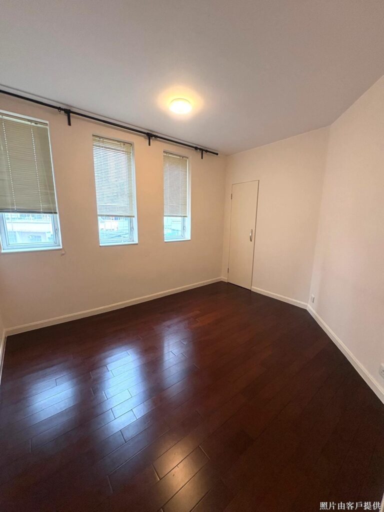 EMPIRE COURT – 6